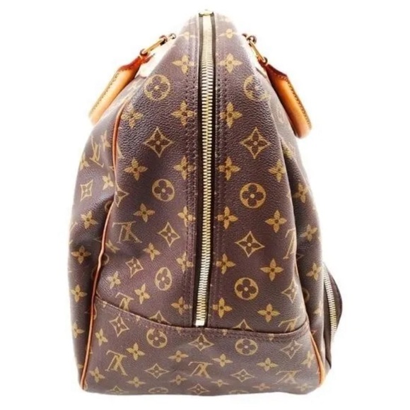 Louis Vuitton Monogram Evasion Travel Bag in Excellent Preloved Condition - Picture 8 of 16